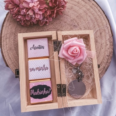 Caixa convite madrinha porta chaves