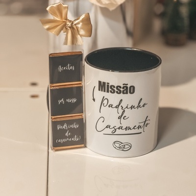 https://www.pimentarosalove.com/product/conjunto-caneca-convite-padrinho-de-casamento