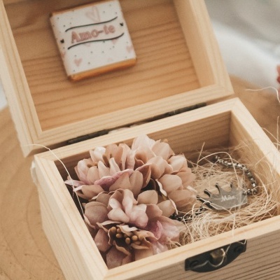 Caixa com pulseira mãe