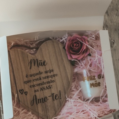 https://www.pimentarosalove.com/product/caixa-com-vela-e-coracao