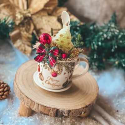 Caneca com vela arvore