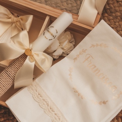 Conjunto bege com floral