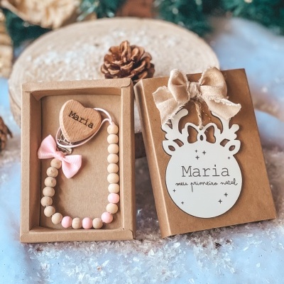 Caixa Prendedor e bola de natal menina