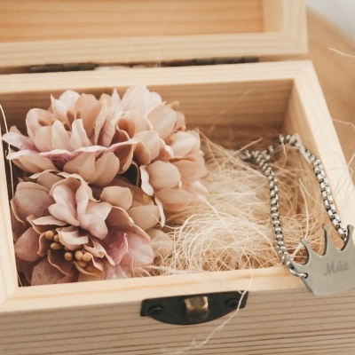 Caixa com pulseira mãe