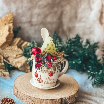 Caneca com vela arvore