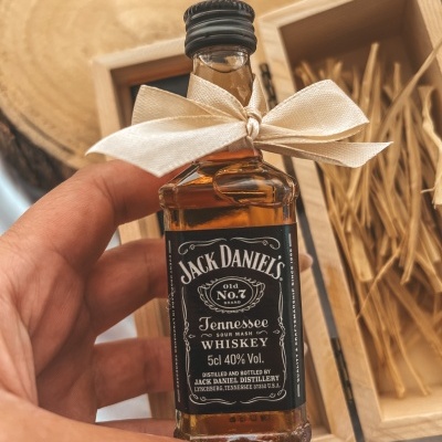 Caixa convite padrinho casamento whiskey