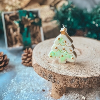 Caixa com vela arvore