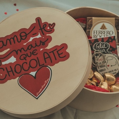 https://www.pimentarosalove.com/product/caixa-chocolates-amo-te-mais-que