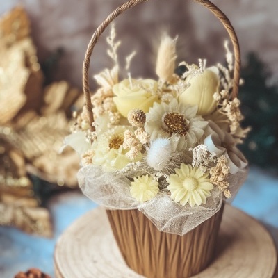 Cesta flores amarela