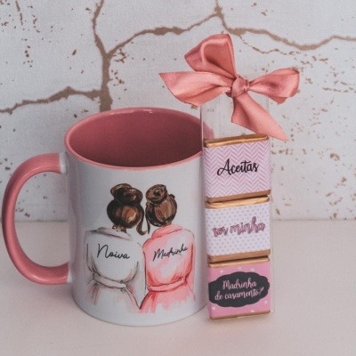 https://www.pimentarosalove.com/product/conjunto-convite-madrinha-casamento