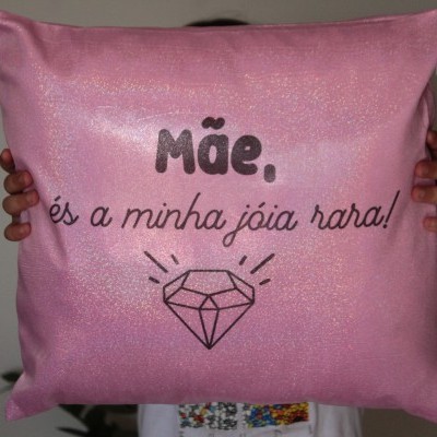 https://www.pimentarosalove.com/product/almofada-brilhante-rosa-mae