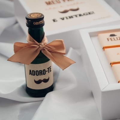 Caixa "meu pai não é velho"..