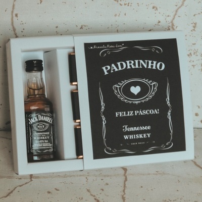 Caixa whiskey padrinho páscoa