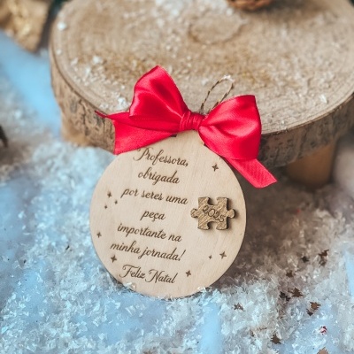 Bola professora com peça puzzle