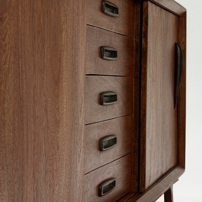 Aparador Madeira 2portas e 5 gavetas 200*40*85cm