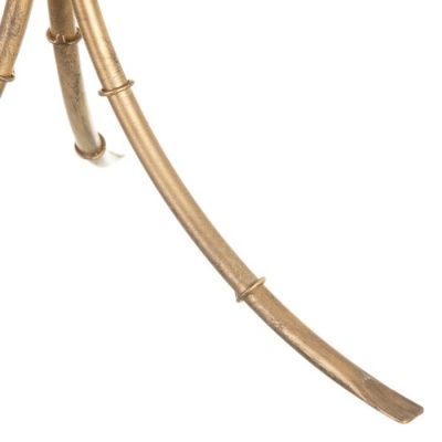 Pé de móvel dourado em metal com textura lisa e anéis decorativos