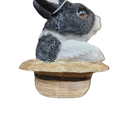 https://www.pinheirobravo.pt/product/coelho-preto-e-branco-no-chapeu-12-x-12-x-14-cm https://www.pinheirobravo.pt/product/coelho-preto-e-branco-no-chapeu-12-x-12-x-14-cm