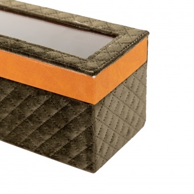 https://www.pinheirobravo.pt/product/caixa-para-6-relogios-verde-escuro https://www.pinheirobravo.pt/product/caixa-para-6-relogios-verde-escuro