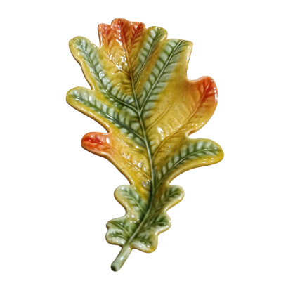 Prato decorativo em cerâmica em forma de folha colorida