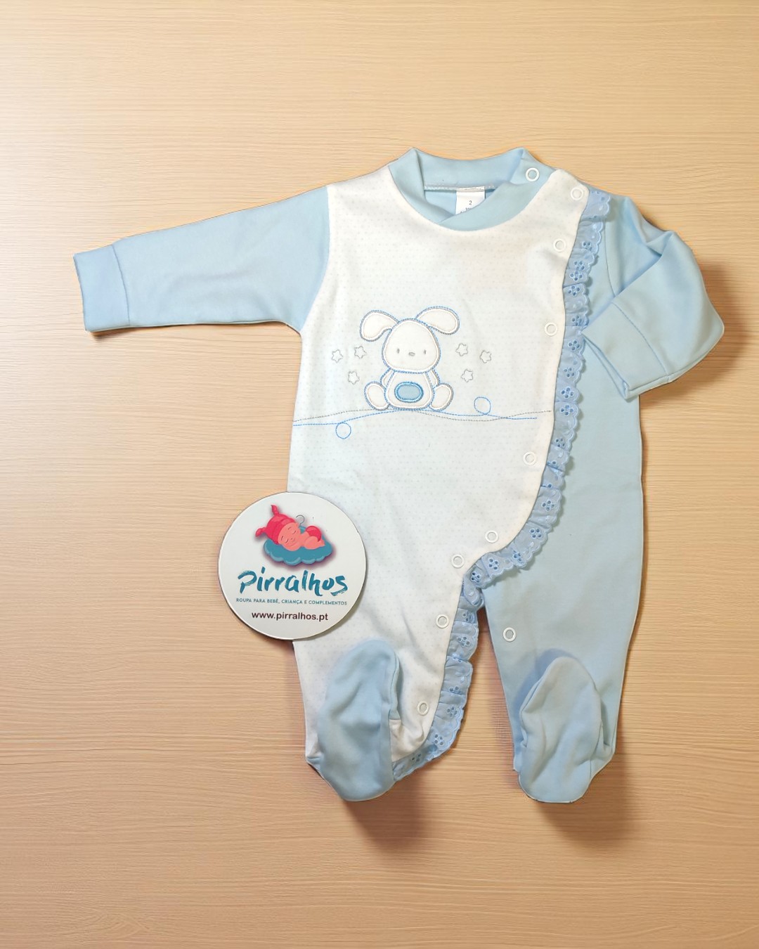 Babygrow de algodão Coelhinho com bordado inglês