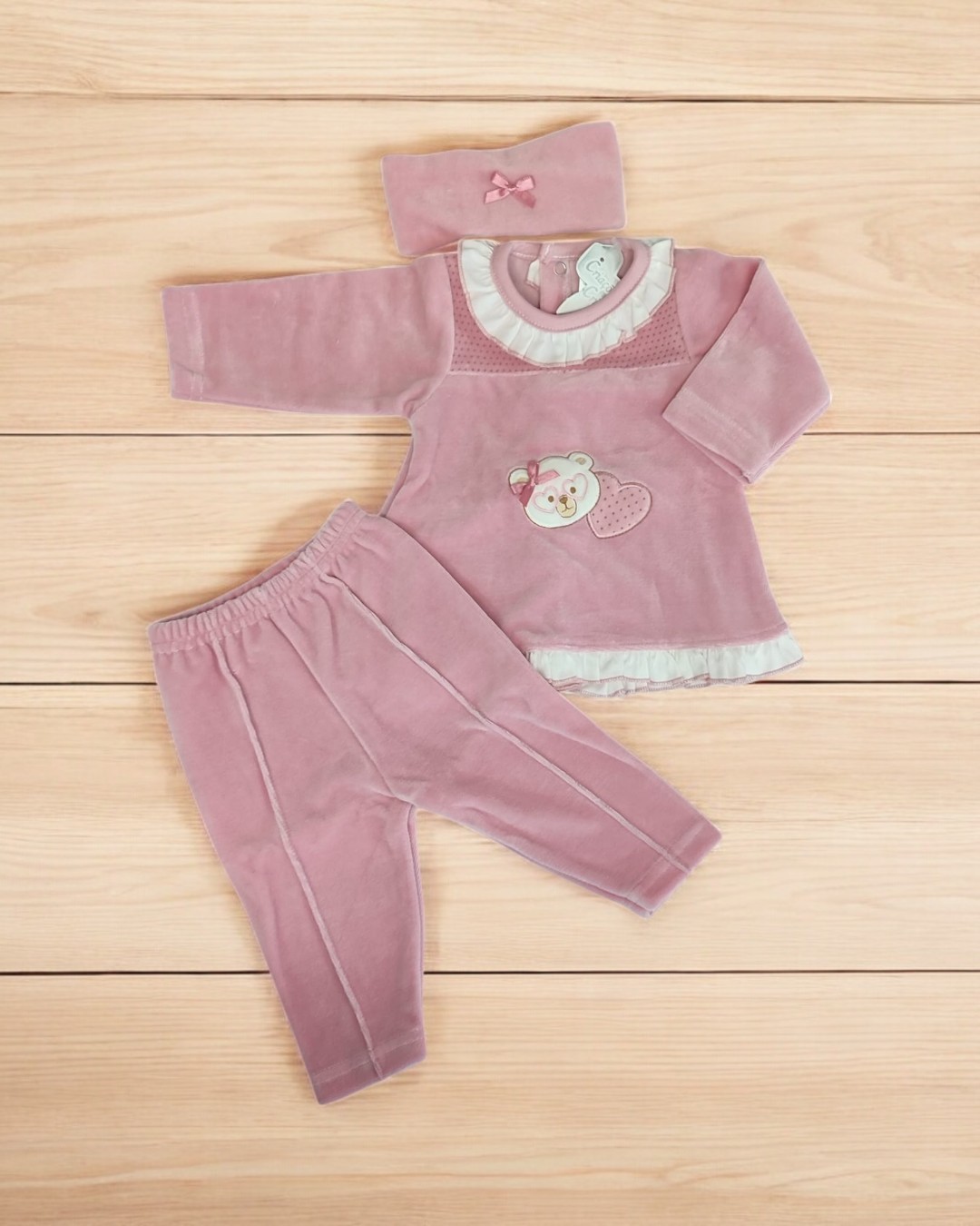 Conjunto de três peças de veludo Ursinha com coração