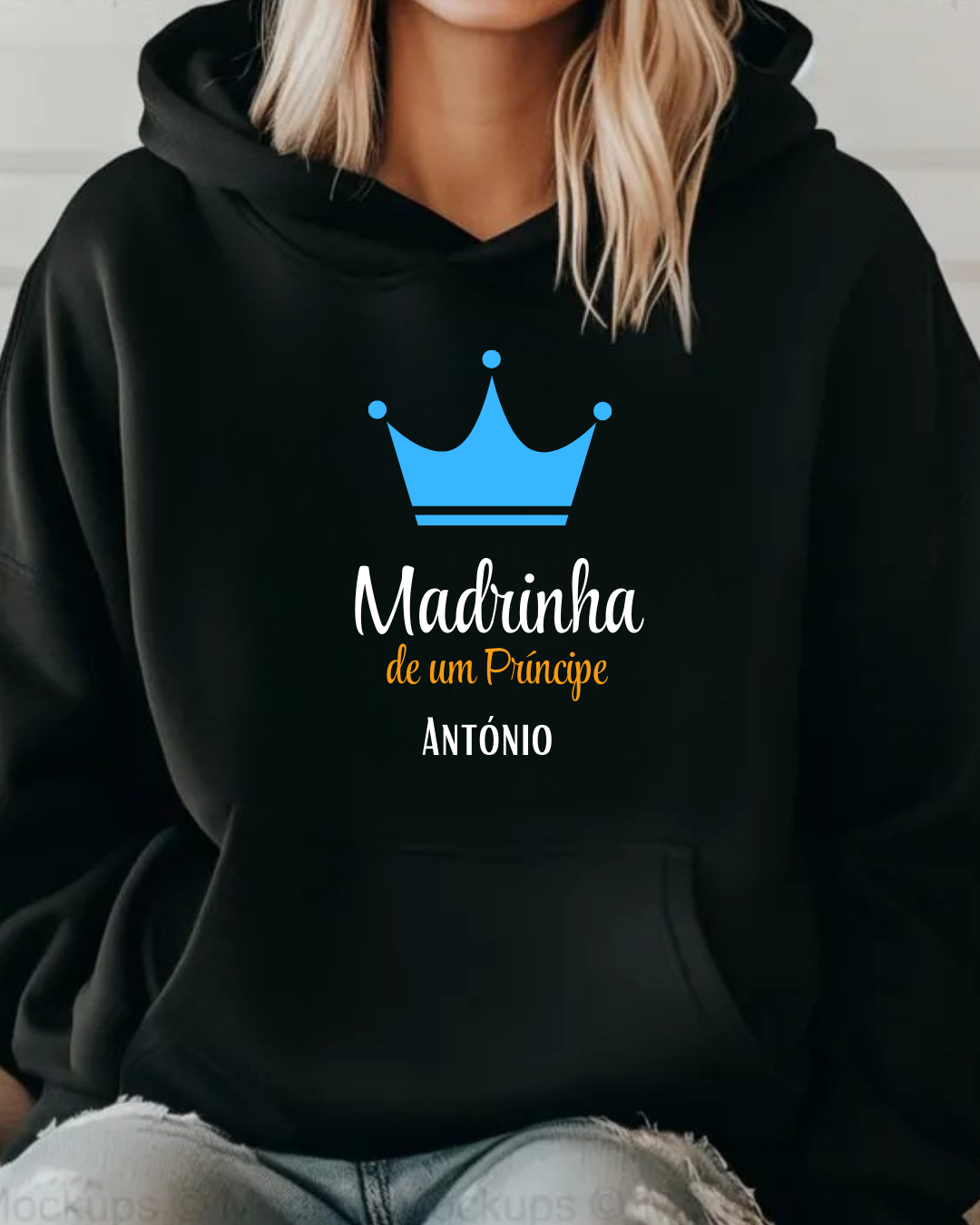 Sweatshirt preta com capuz e impressão frontal de coroa azul e texto Madrinha de um Príncipe ANTÓNIO