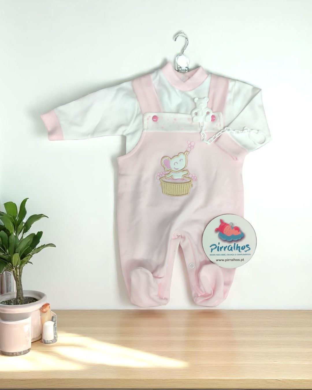 Jardineira de algodão Elefante no banho