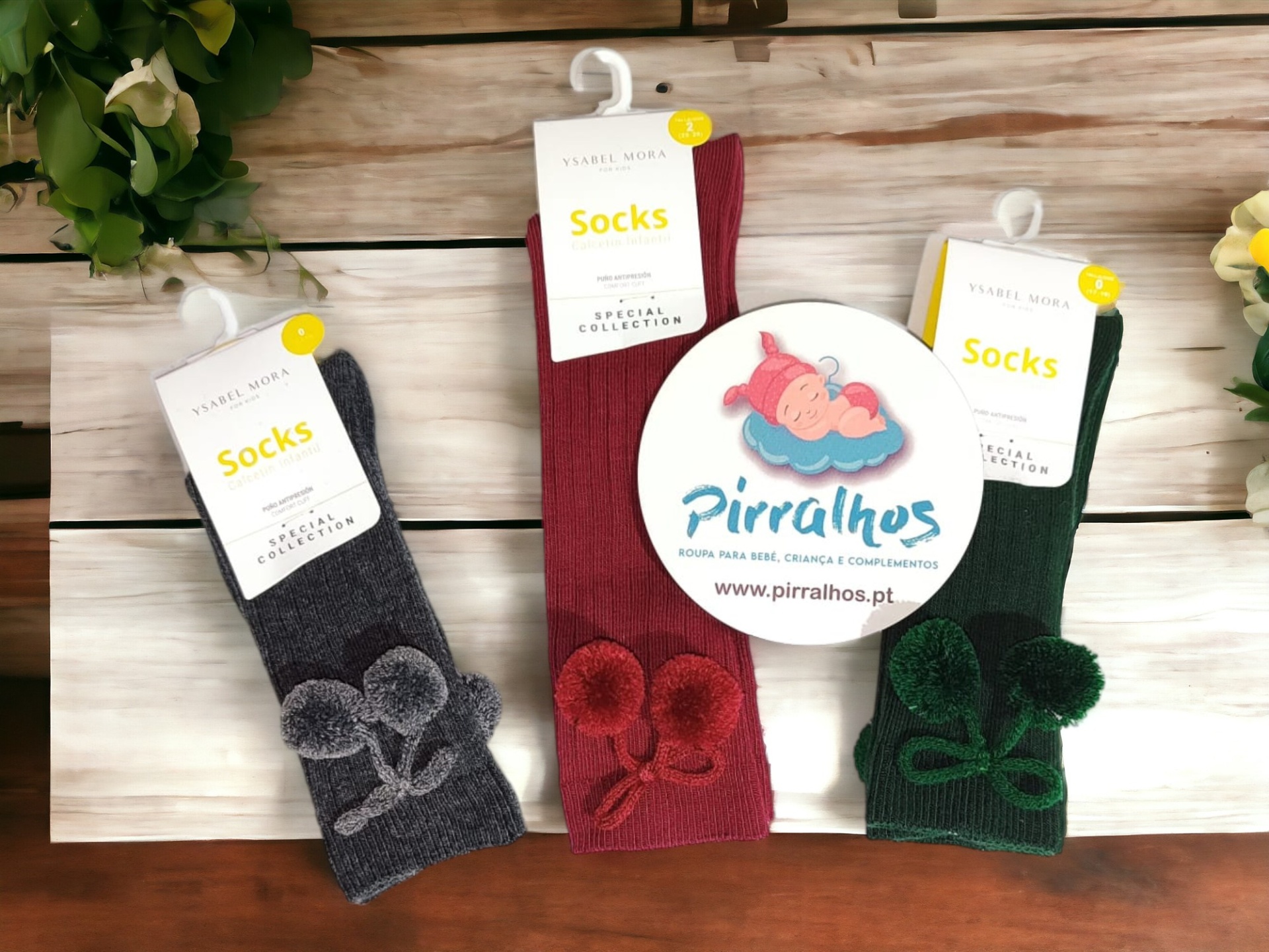 Meia até ao joelho com duplo pompom