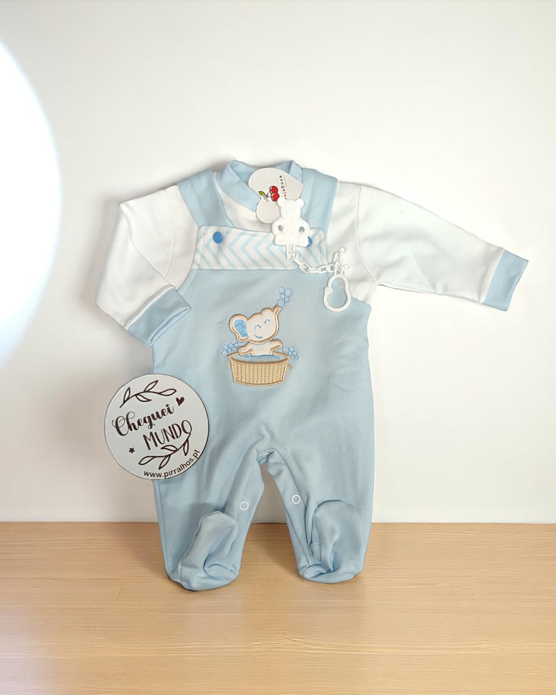 Jardineira de algodão Elefante no banho