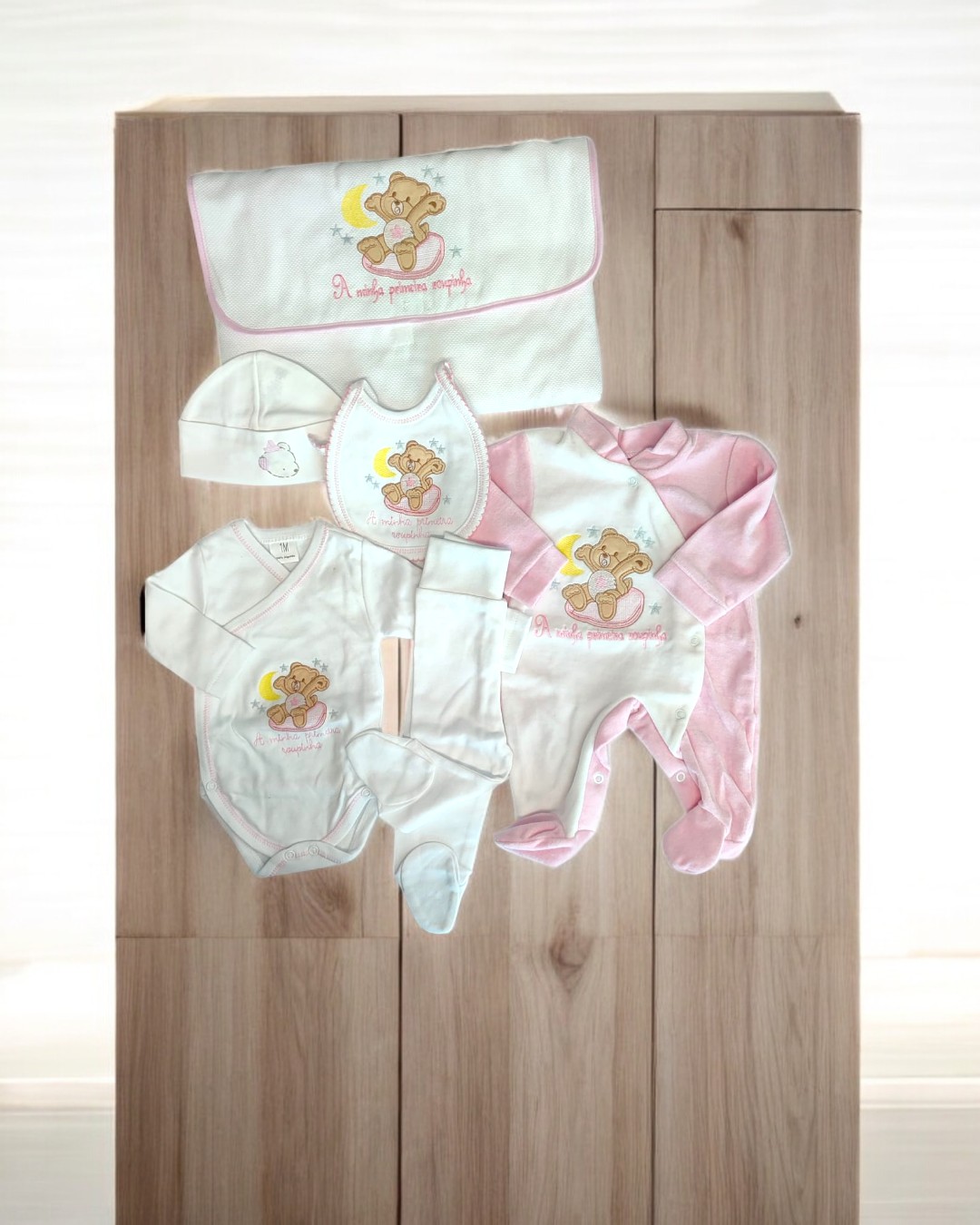 Conjunto de primeira roupa de veludo Ursinho feliz