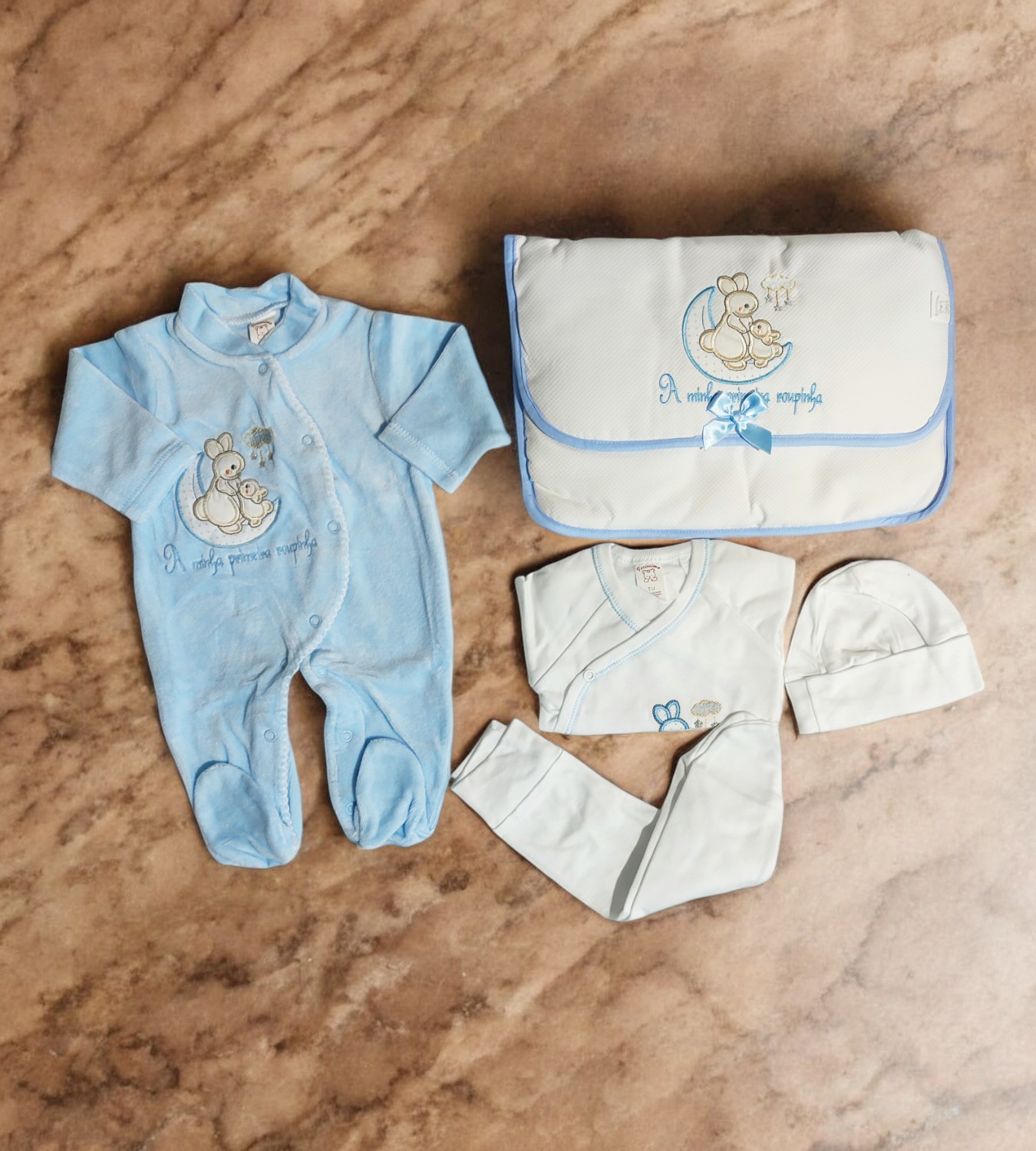 Conjunto de primeira roupa de veludo Coelhinhos na lua