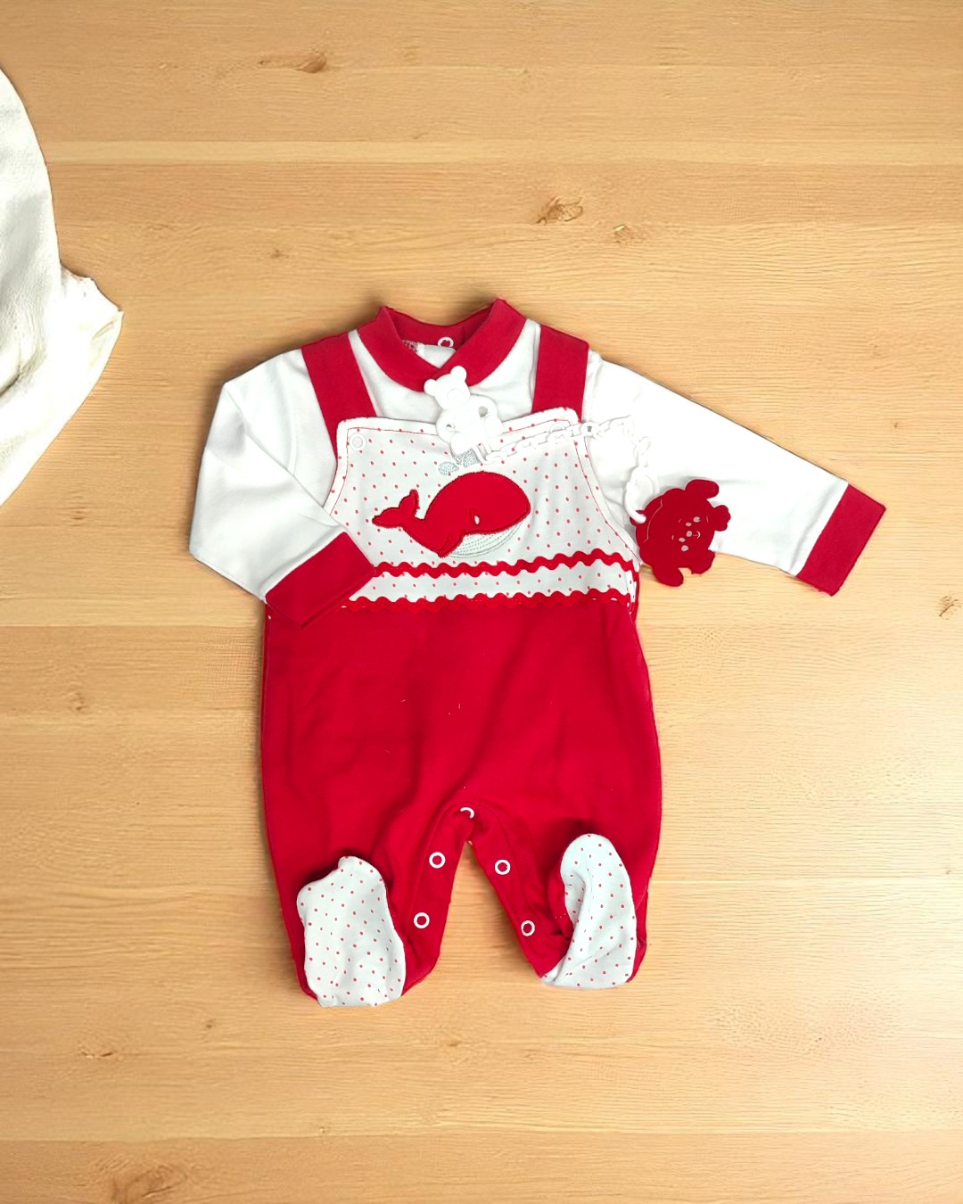 Jardineira de algodão Baleia