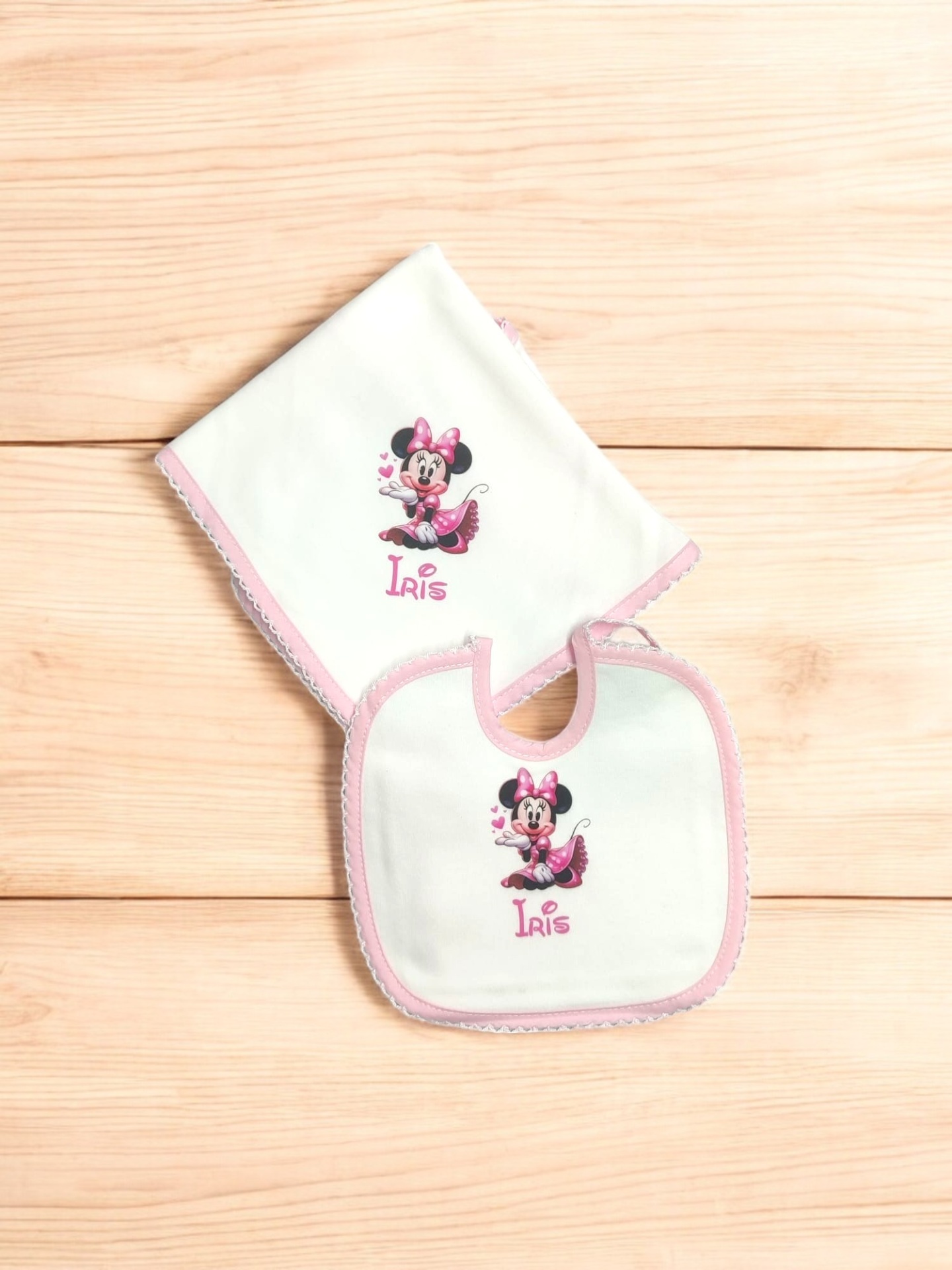 Fralda e Babete Minnie Vestido