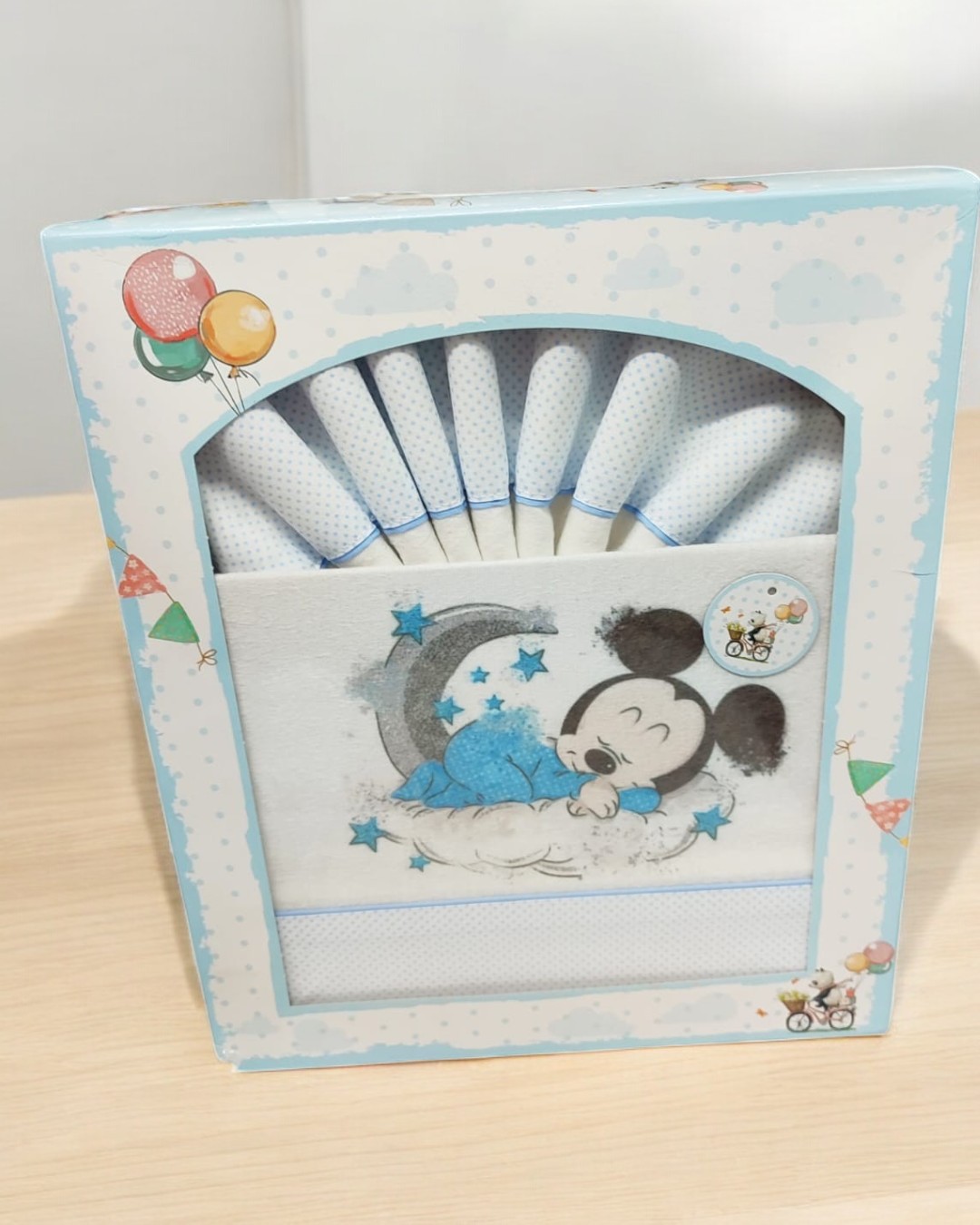 Fraldas de pano para bebé azuis e brancas com desenho de rato a dormir na lua