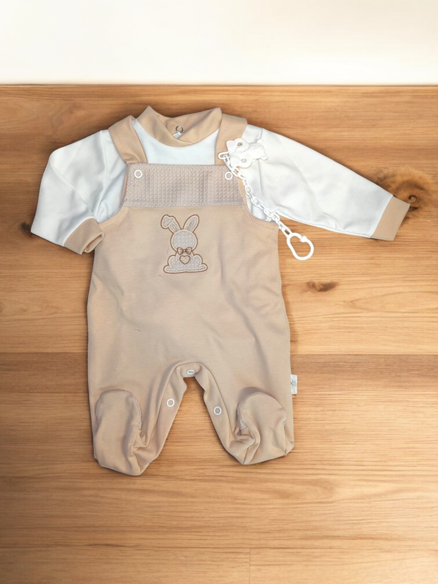 Jardineira de algodão Coelhinho com coração