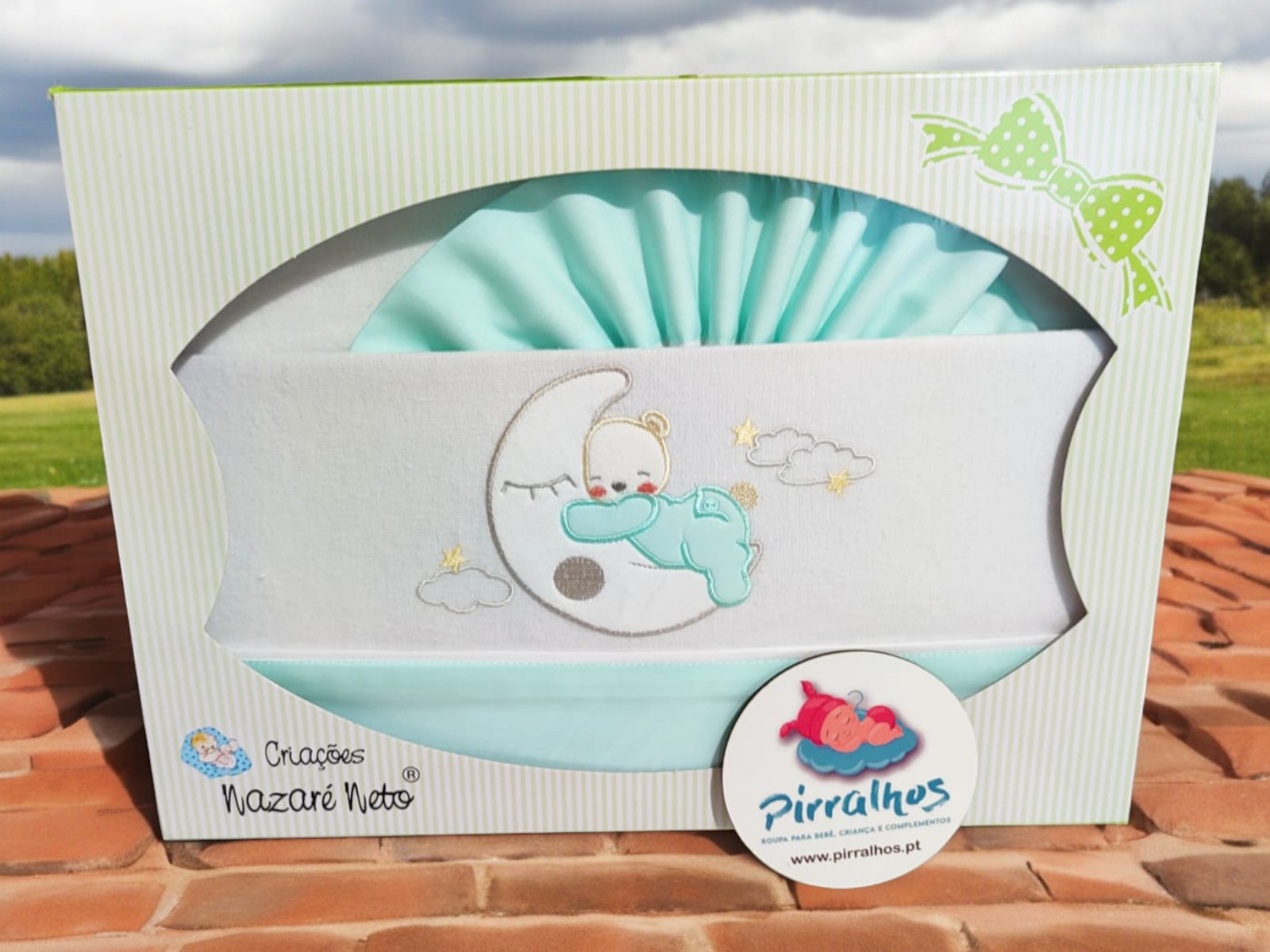 Lençóis de coralina (térmicos)  berço MAXI Ursinho a dormir na lua