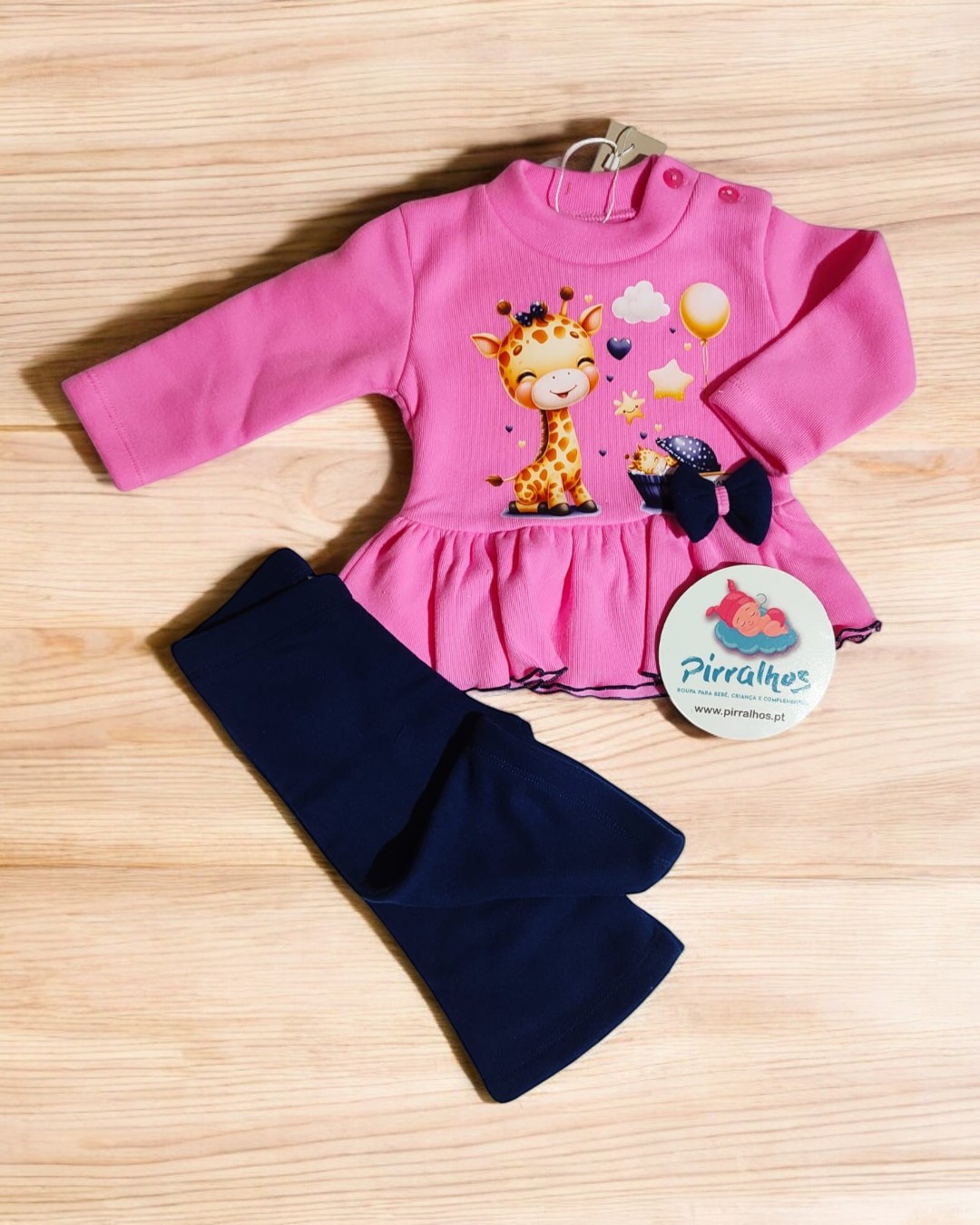 Conjunto polar Girafinha com lacinho e calça à boca de sino