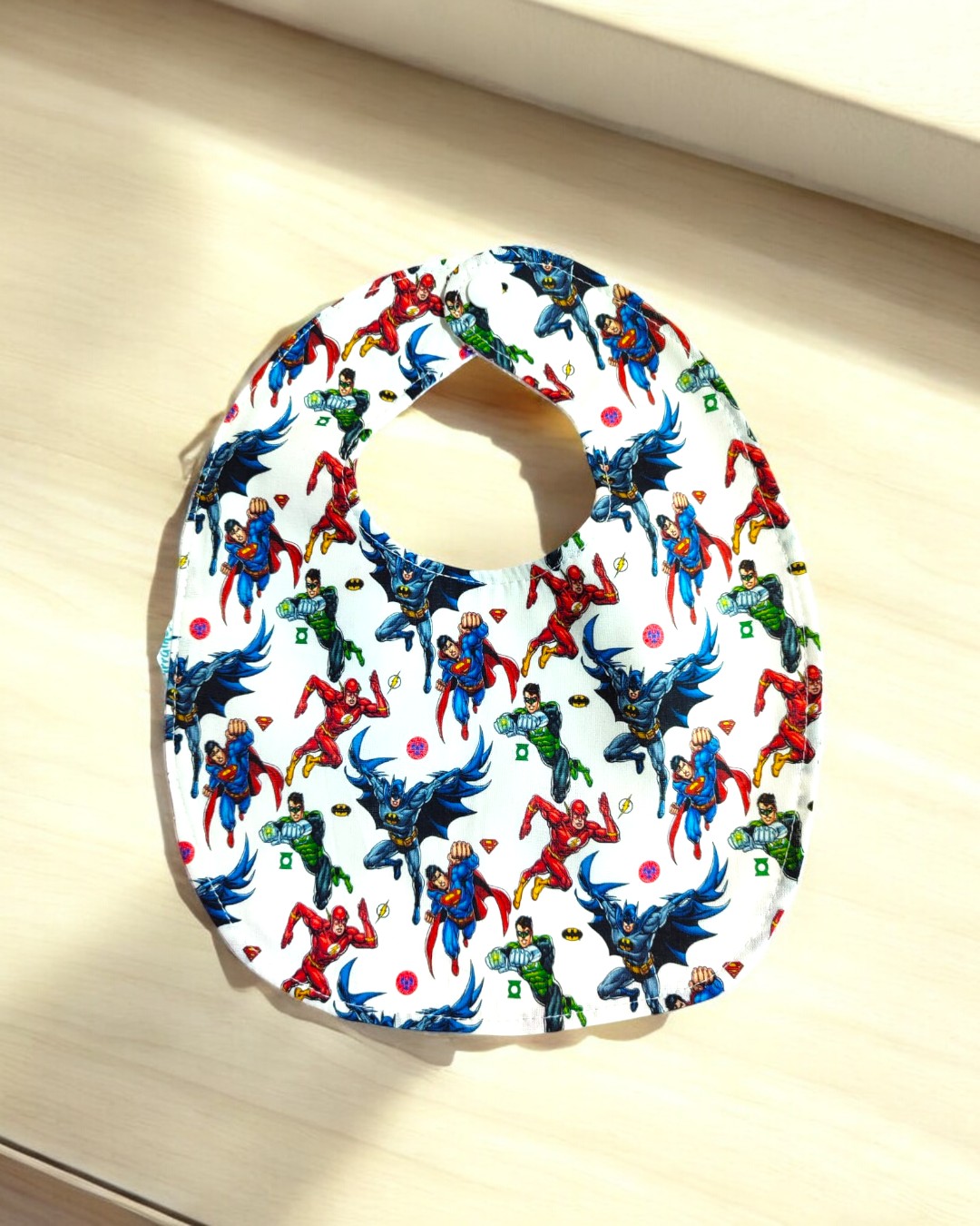Babete impermeável Super heróis