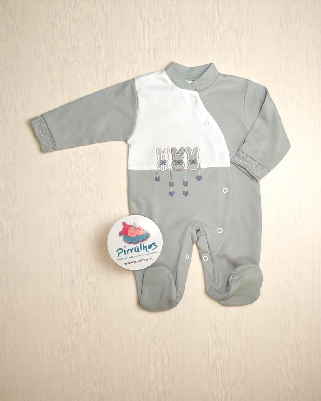 Babygrow de algodão Três coelhinhos