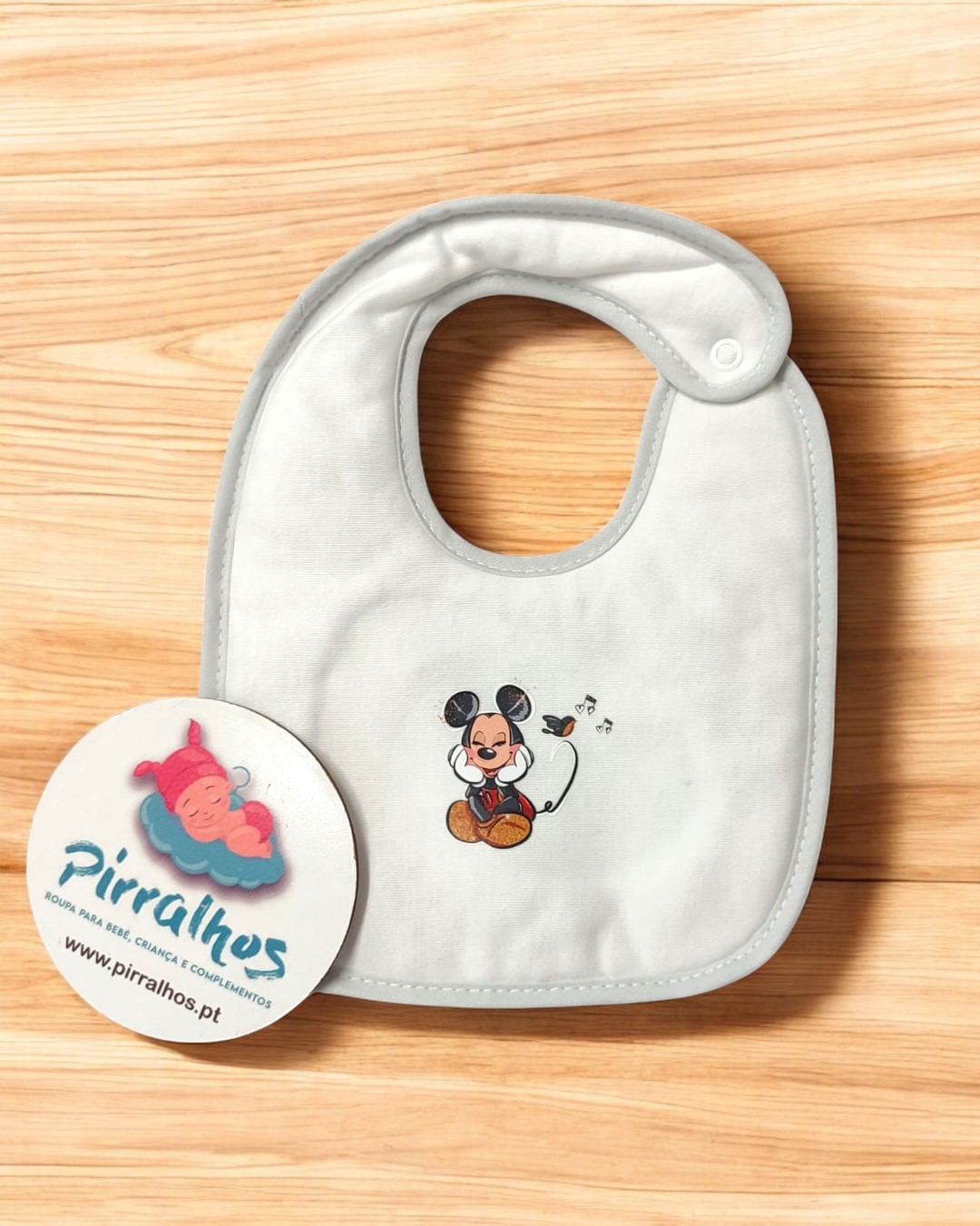 Babete impermeável Mickey Música - 15 cores à escolha, Exclusivo Pirralhos