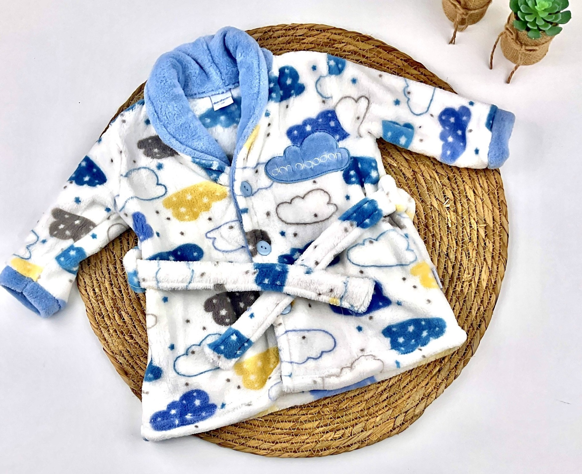 Roupão de coralina nuvens