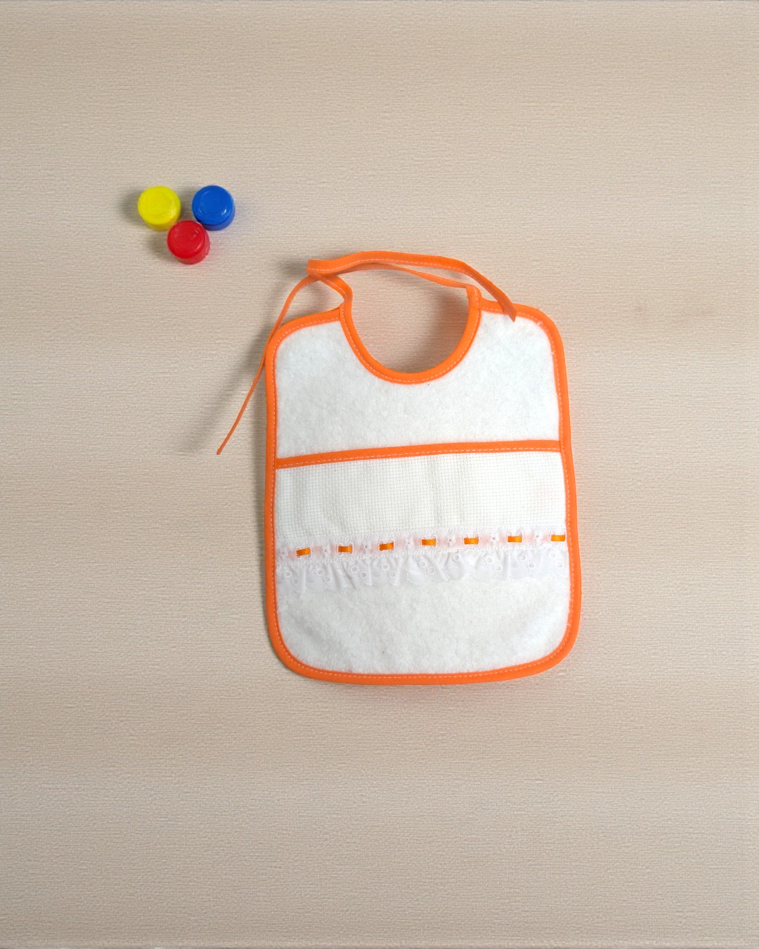 Babete com algodão turco p/ bordar em ponto de cruz