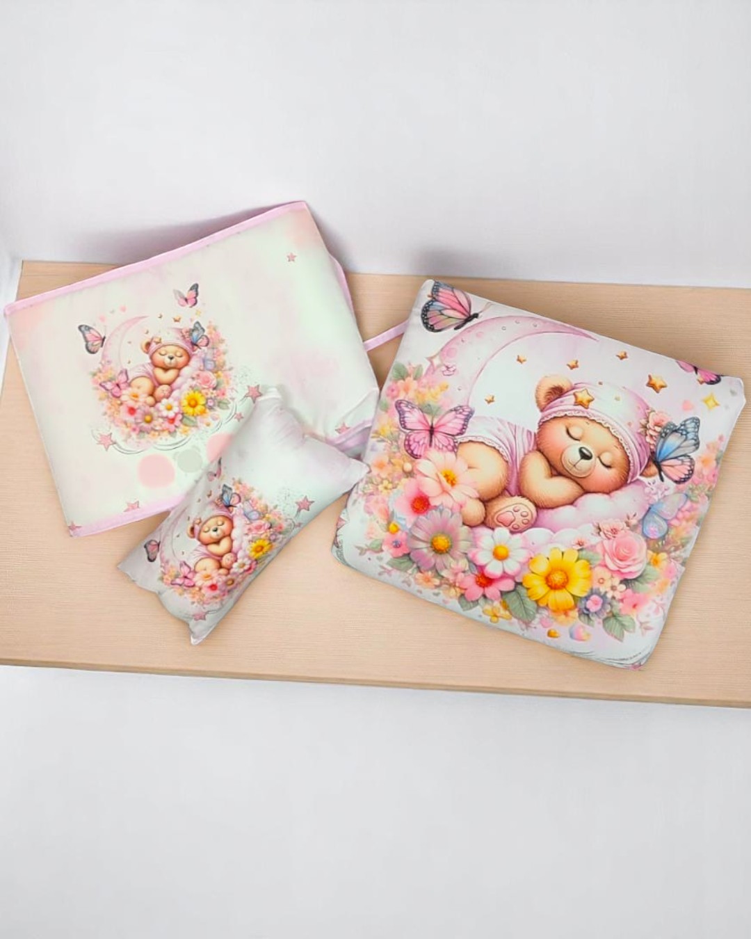 Conjunto de edredon para berço de grades - Ursinha com flores