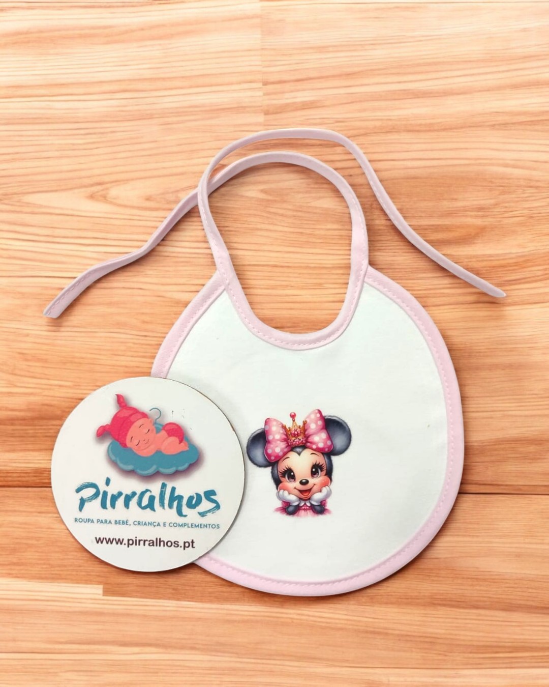 Babete impermeável redondo Minnie Coroa - 12 cores à escolha, Exclusivo Pirralhos