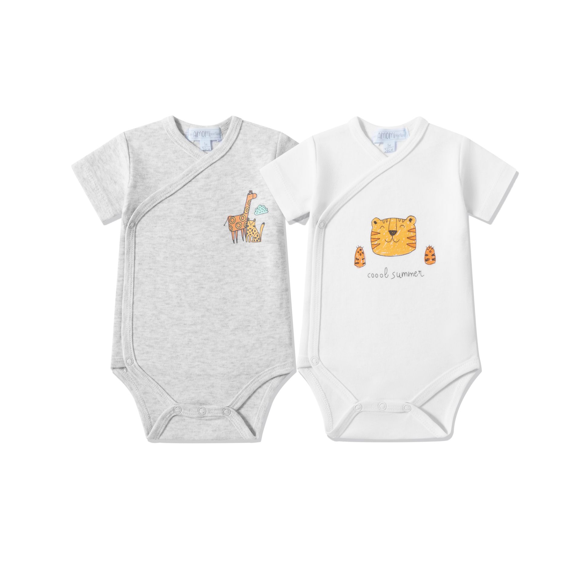 Dois bodies de bebé, cinzento com girafa e branco com tigre e texto
