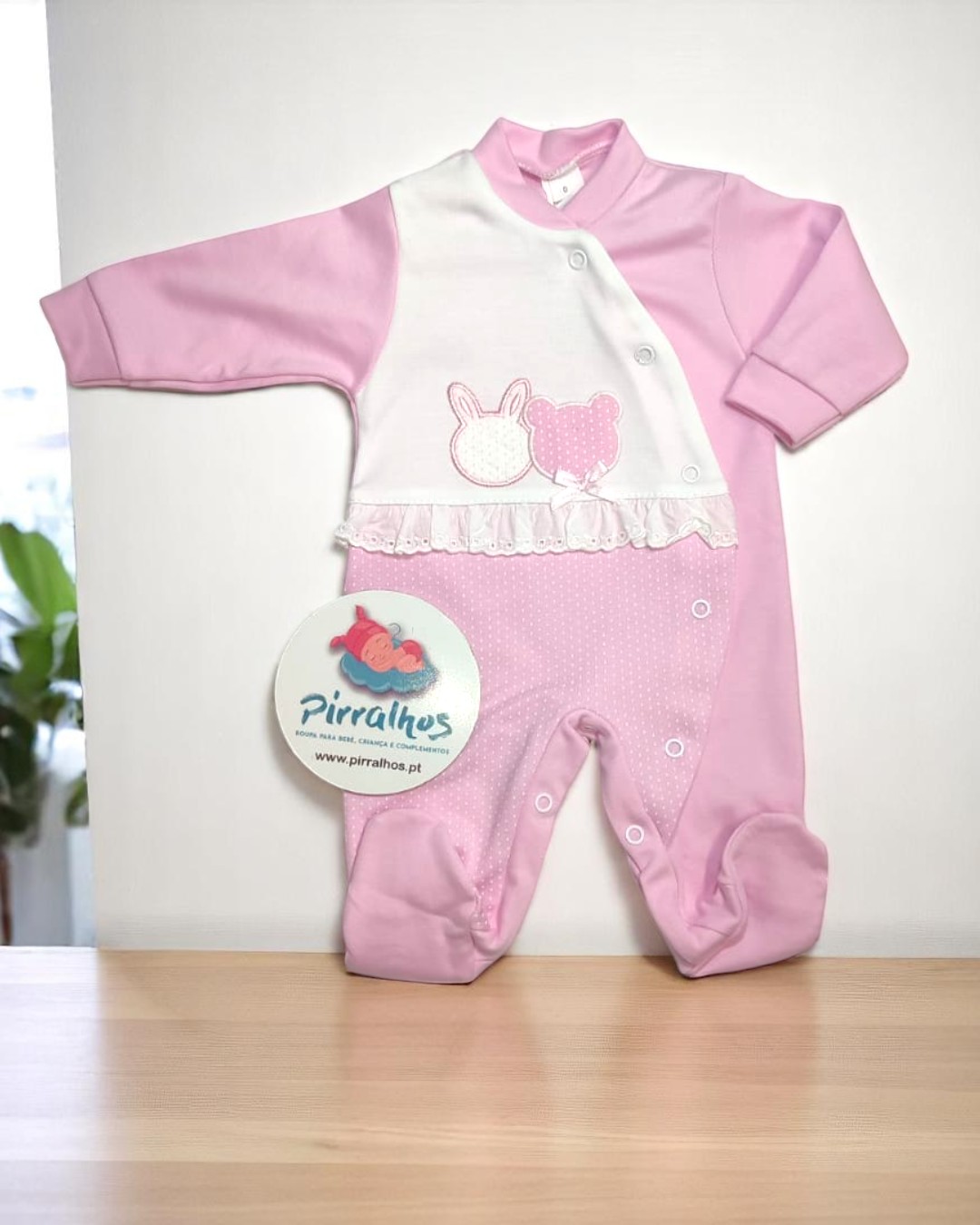 Babygrow de algodão Minnie com bordado inglês