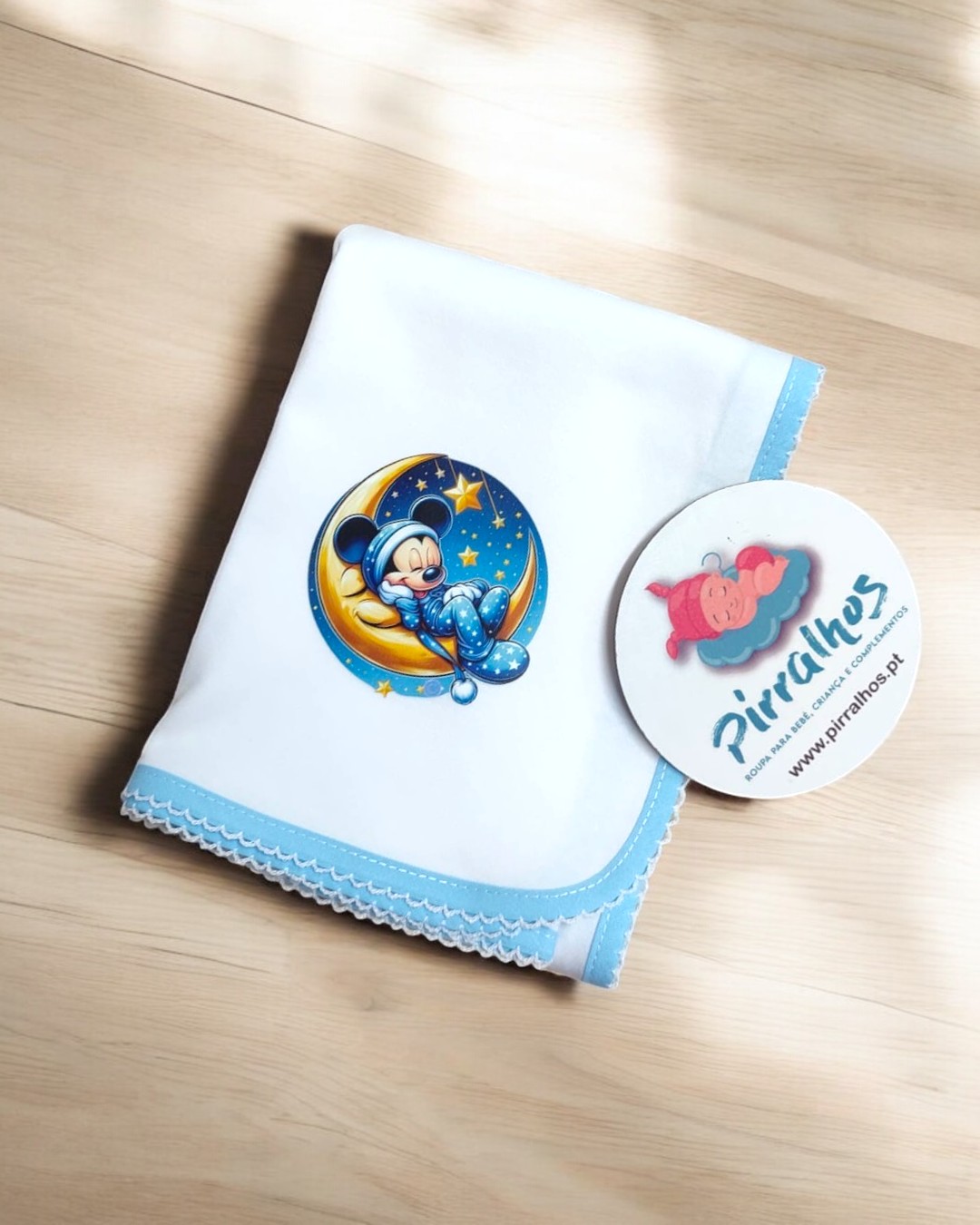 Fralda de algodão Mickey na lua - EXCLUSIVA PIRRALHOS - 14 cores à escolha