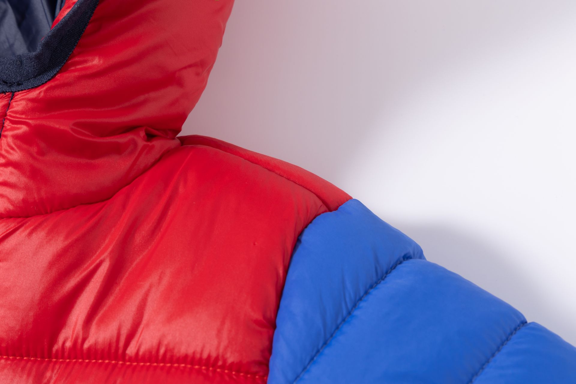 Kispo vermelho tricolor