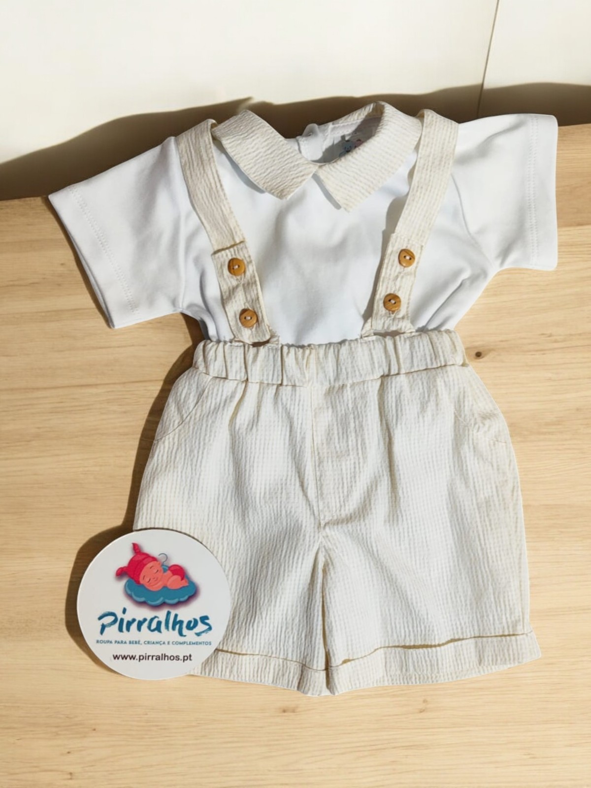 Conjunto Jardineira Xadrez e camisa