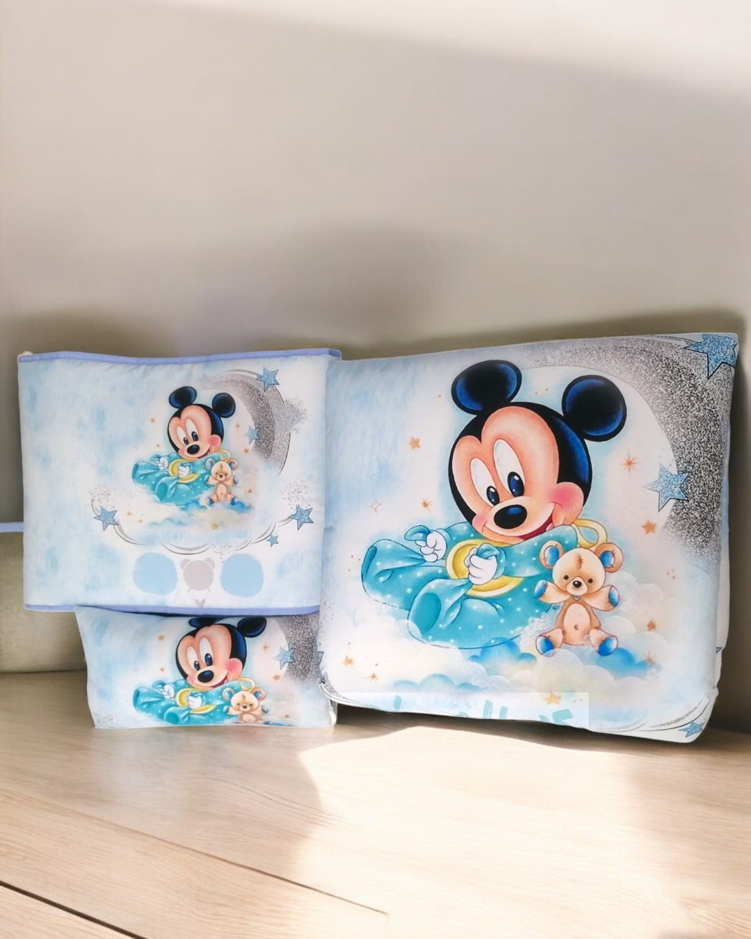 Conjunto de edredon para berço de grades - Mickey a brincar